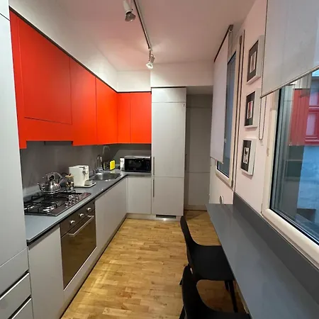 Nineteen Apartament *